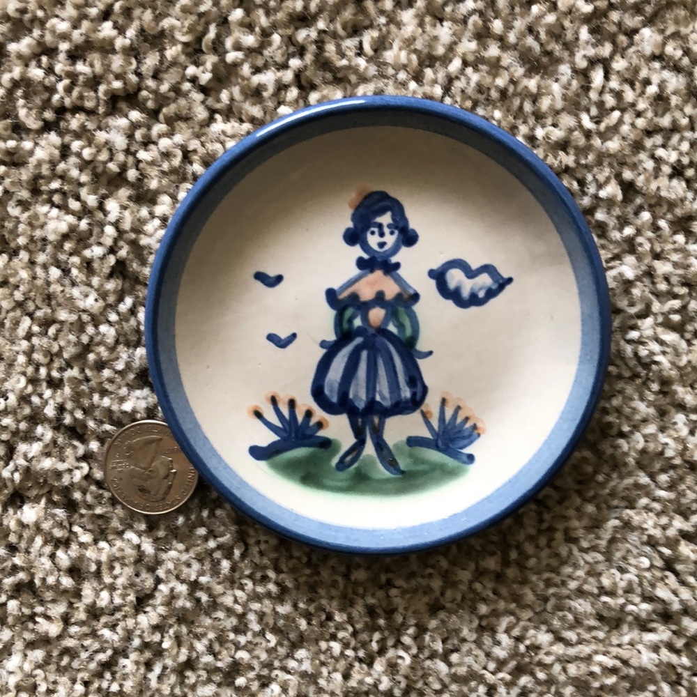 Vintage M.A. Hadley small plate.EUC. Some minor wear due to age. “Farmers wife”